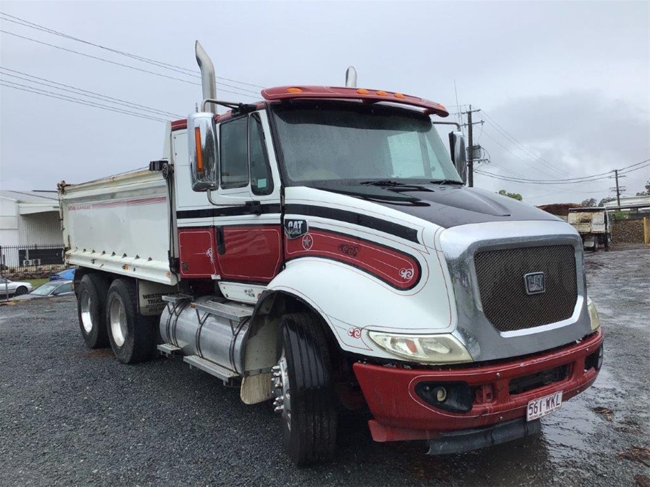 2010 Caterpillar CT610 6 x 4 Tipper Truck