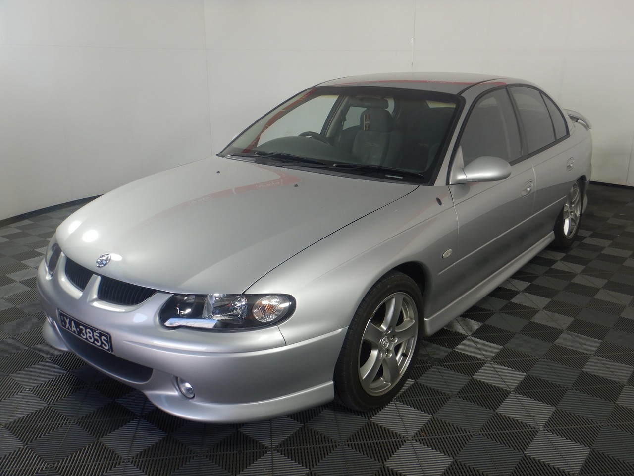 2001 Holden Commodore SS VX Automatic Sedan Auction (000160011050) Grays Australia