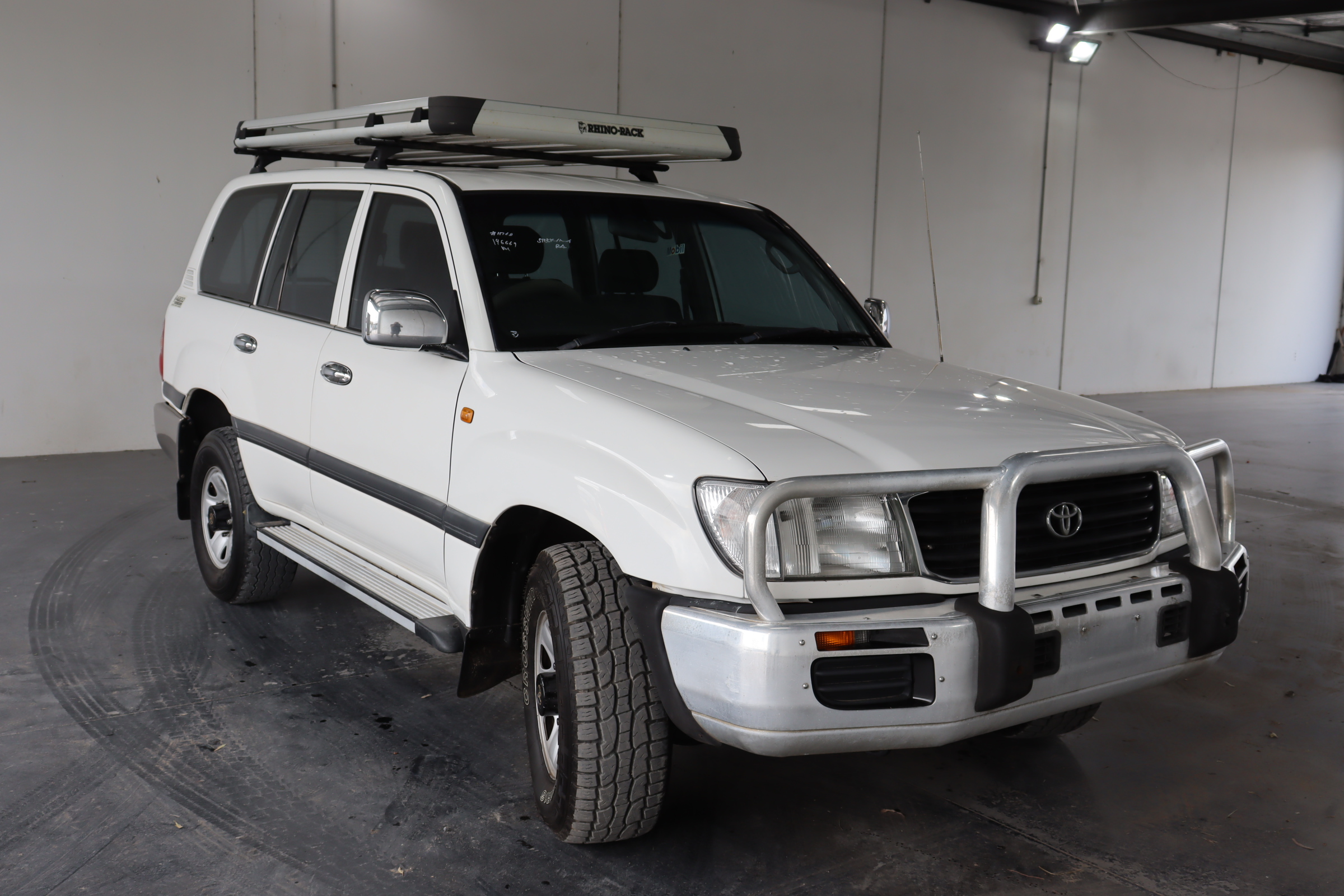 2001 Toyota Landcruiser GXL (4x4) HDJ100R Turbo Diesel Manual 8 Seats ...