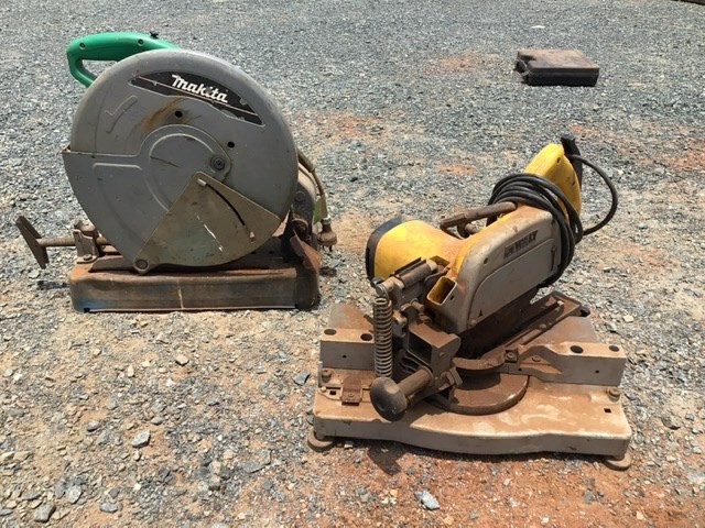 moden for meget skade Makita M200 Drop Saw and Dewalt DW700-XE Mitre Saw Auction (0016-9030895) |  Grays Australia