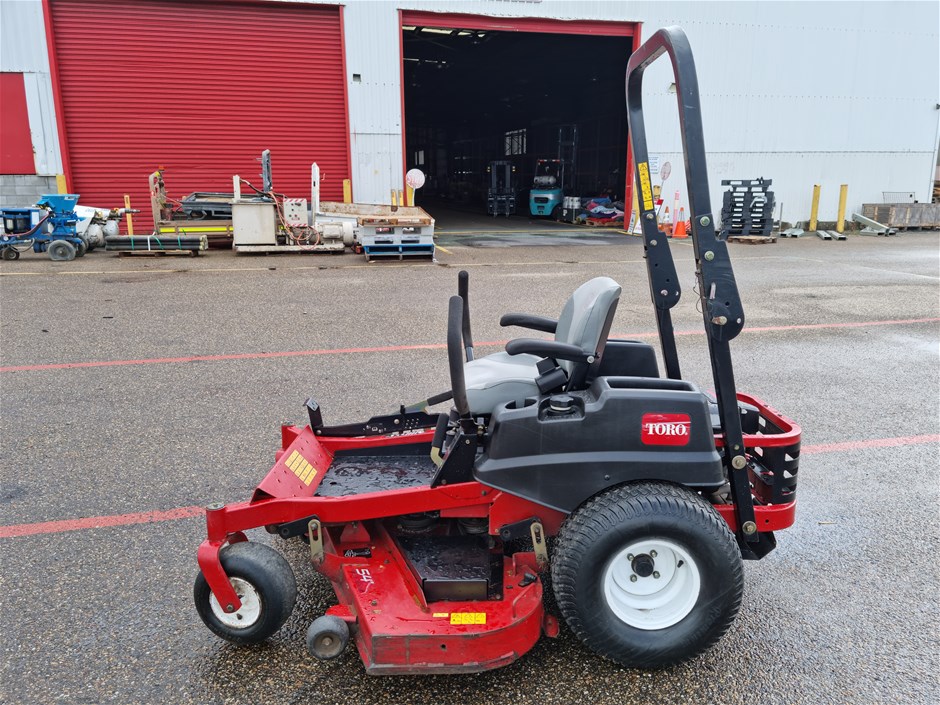 Toro TITAN MX MX5480 Ride On Lawn Mower Auction 0001 7036691