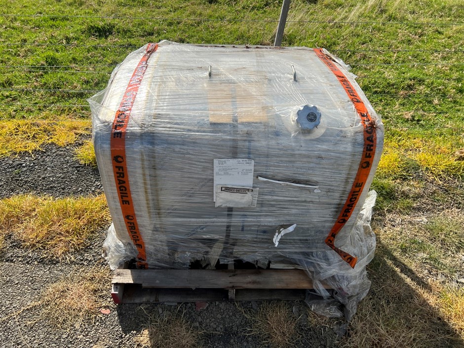 Hilton Fuel Tank Auction (00153021073) Grays Australia
