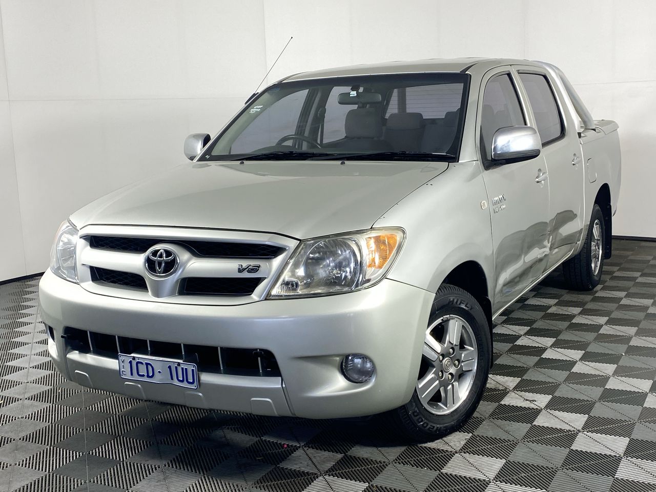 2007 Toyota Hilux DOUBLE CAB 4X2 SR5 GGN15R Automatic Dual Cab Auction ...