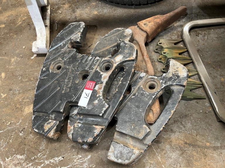 VALTRA Counter Balance Weights Auction (00713021566) Grays Australia