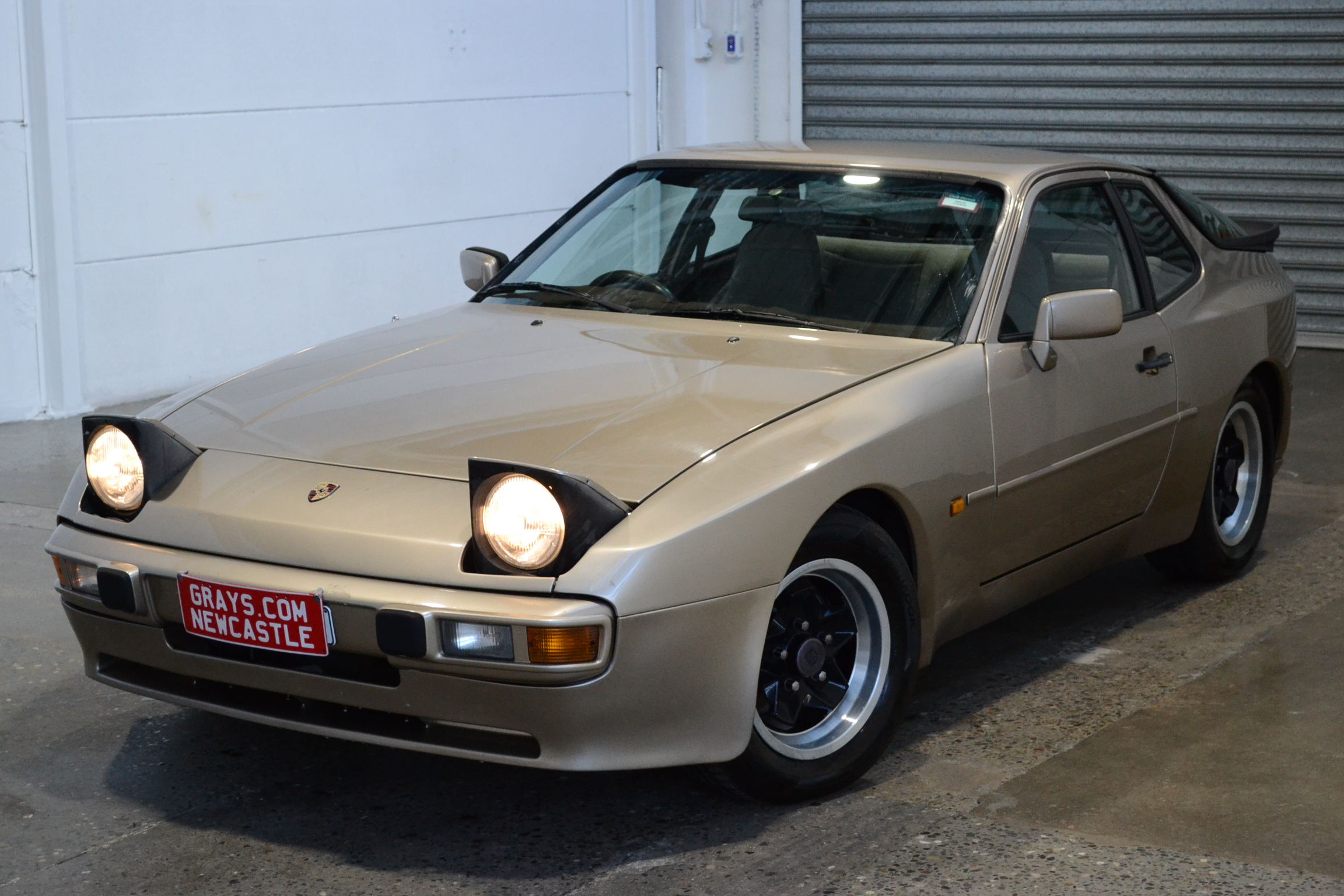 1983 Porsche 944 AUTOMATIC Coupe Auction (0001-10076567) | Grays Australia