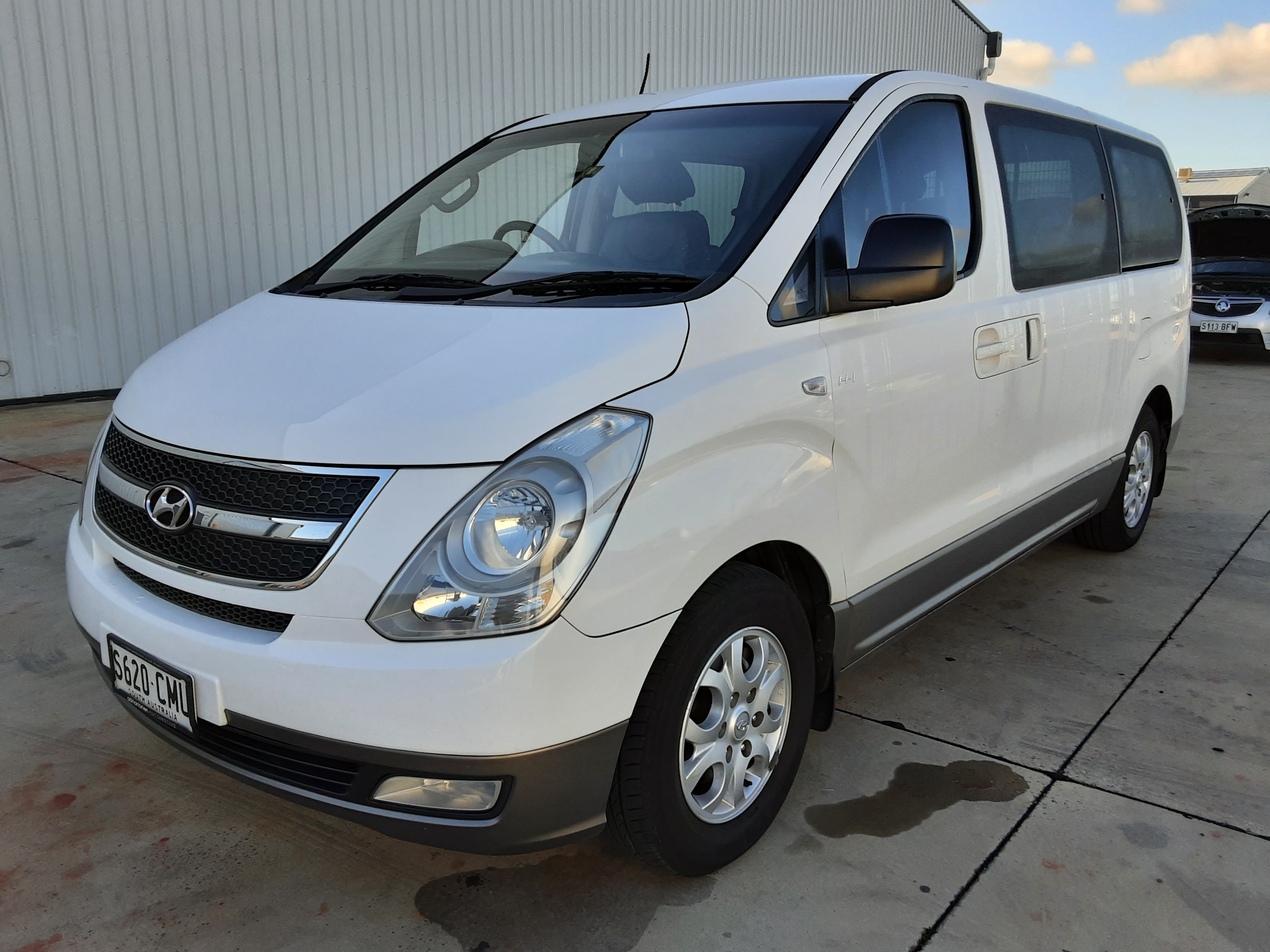 2014 Hyundai iMAX TQ Turbo Diesel Automatic 8 Seats People Mover ...