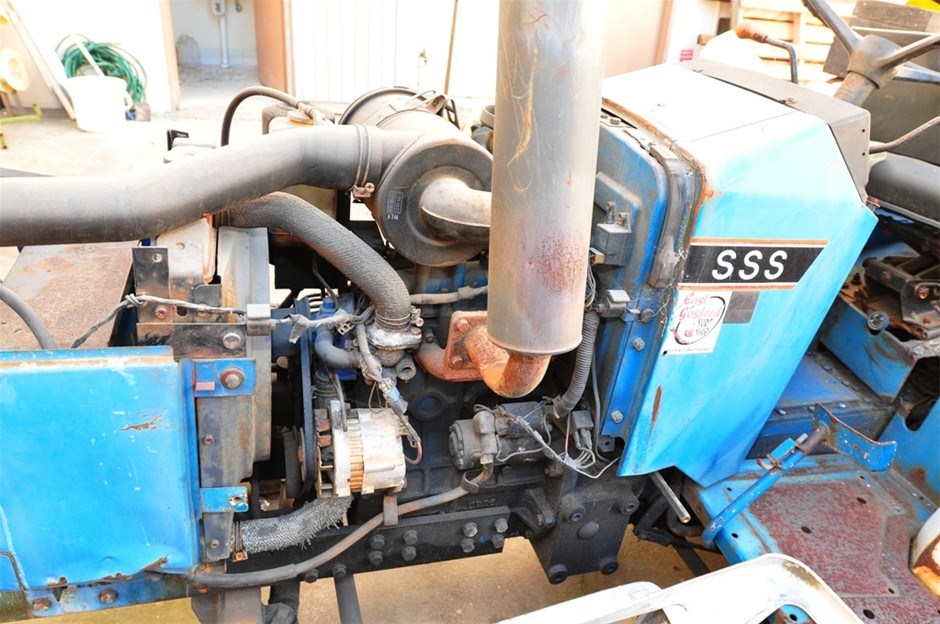 Tractor, Ford 1720 SSS, DOM xxxxx 6 x speed, diesel engine, power