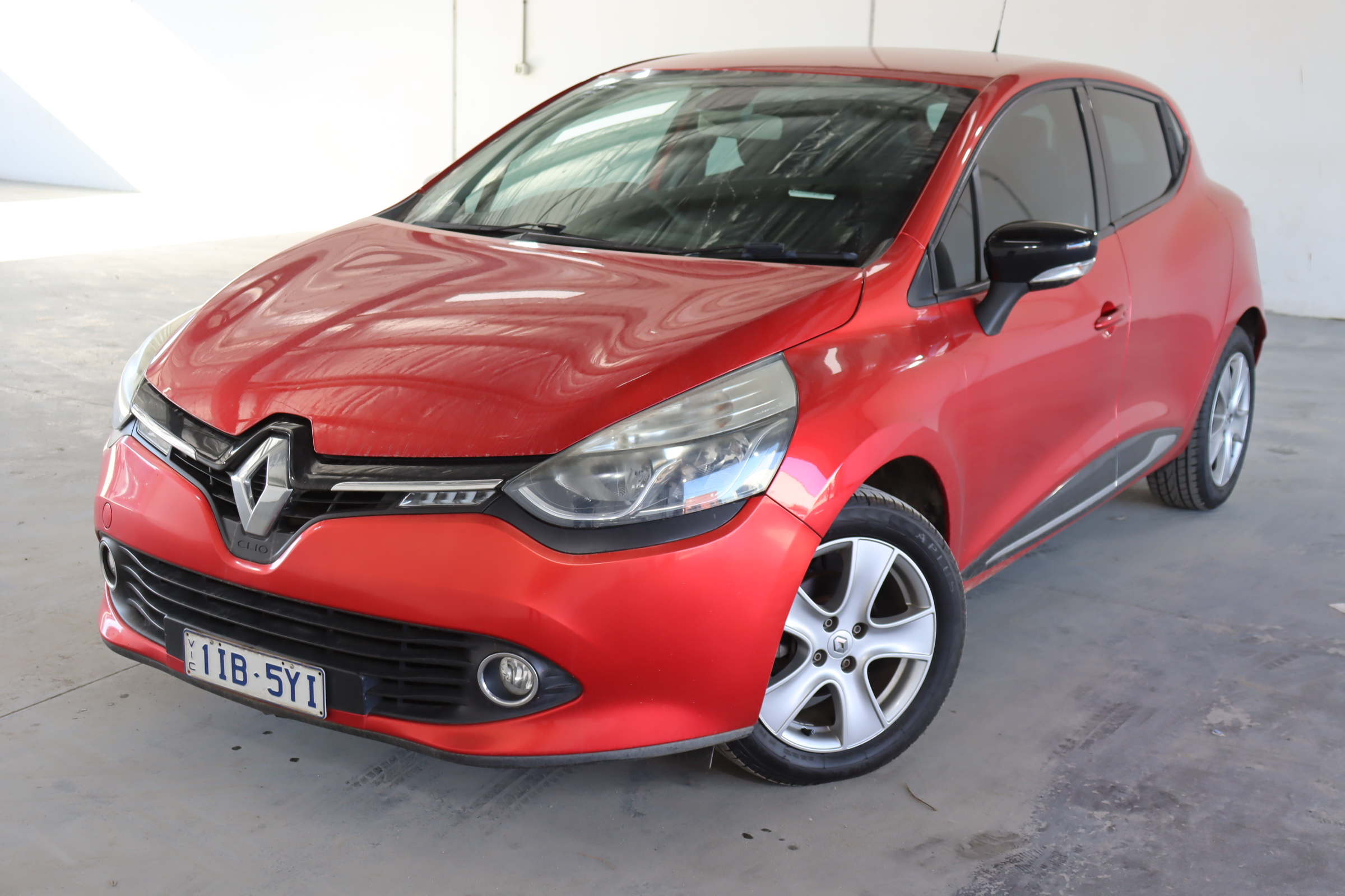 2016 Renault Clio Expression Automatic Hatchback Auction (000120056264