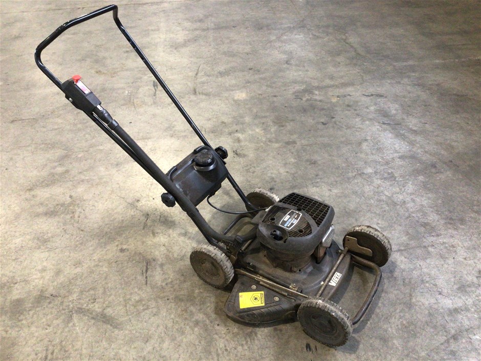 Vista Mastercut 460 Petrol Lawn Mover Auction 0016 8015509