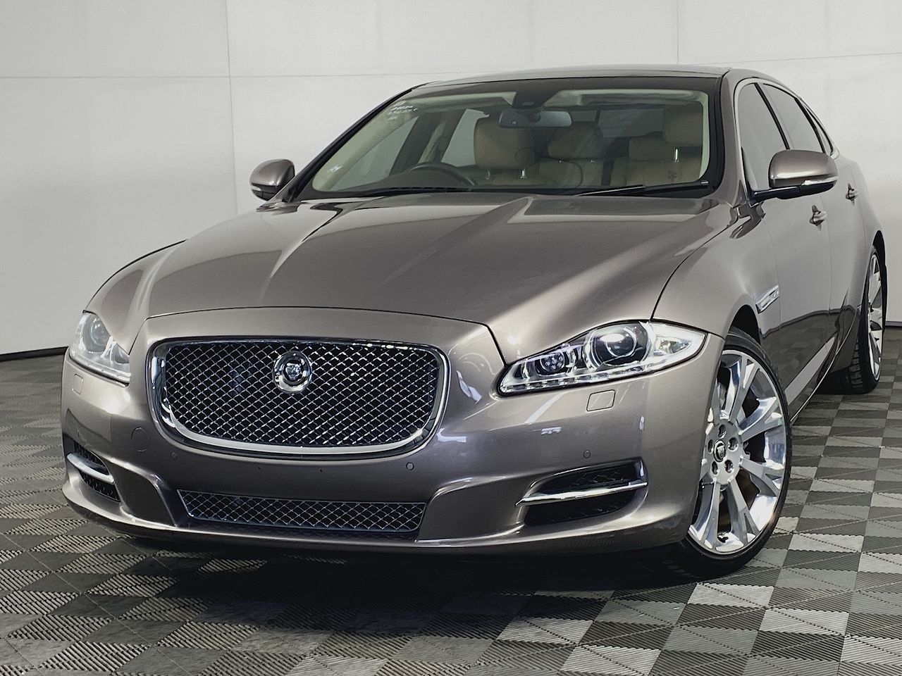 2011 Jaguar XJ PREMIUM LUXURY Turbo Diesel Automatic Sedan Auction