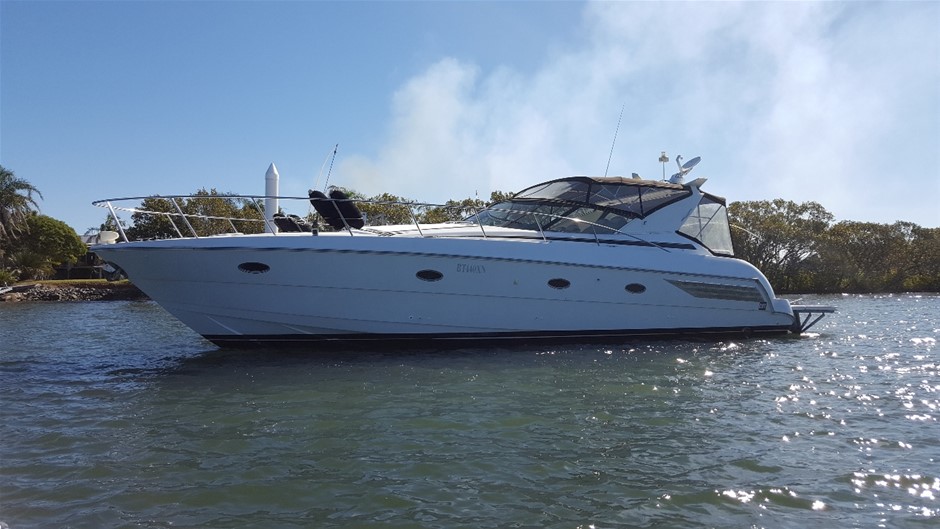 CARVER YACHTS TROJAN 440 SPORTS CRUISER