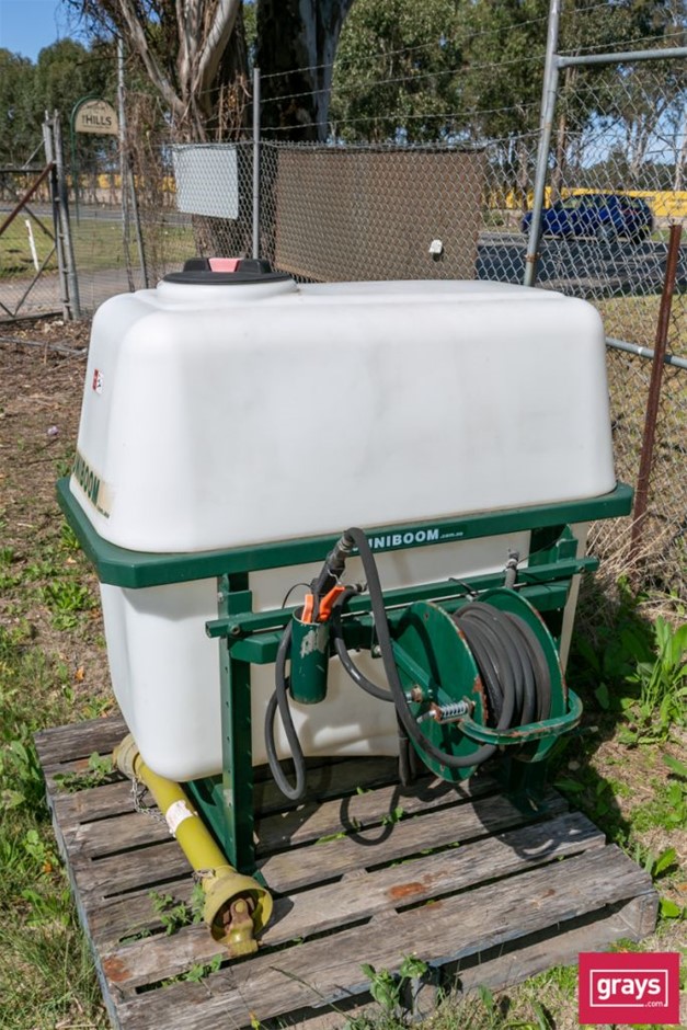 Uniboom Tractor Mounted Spraying Unit Auction (0034-5050078) | Grays ...