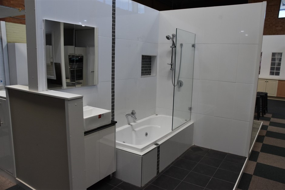 Bathroom Display Unit Auction (00855050628) Grays Australia