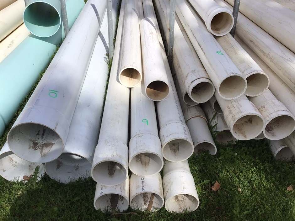6 x Lengths of Electrical PVC Conduit Auction (00093023758) Grays