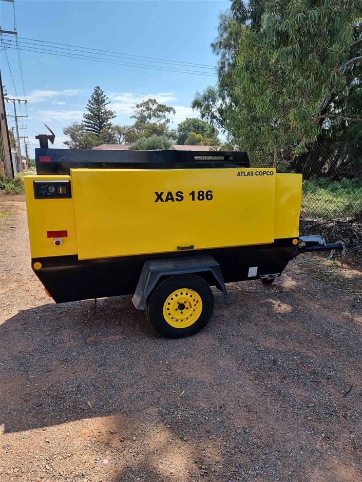 2007 Atlas Copco XAS 186 Compressor Box Trailer Auction (00018016324