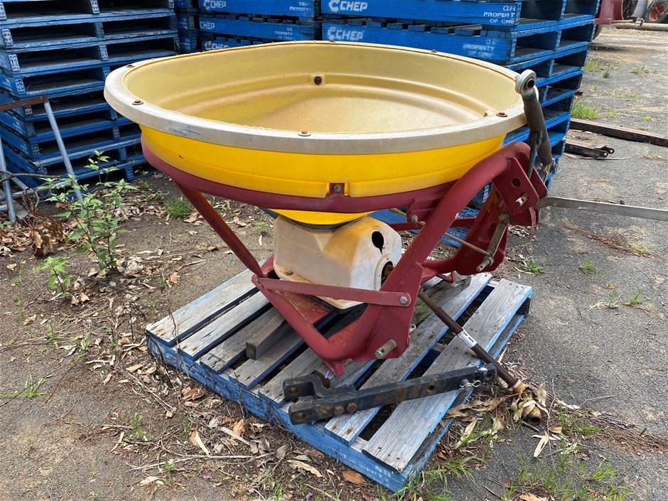 Silvan Fertilizer Spreader Auction (01557041750) Grays Australia