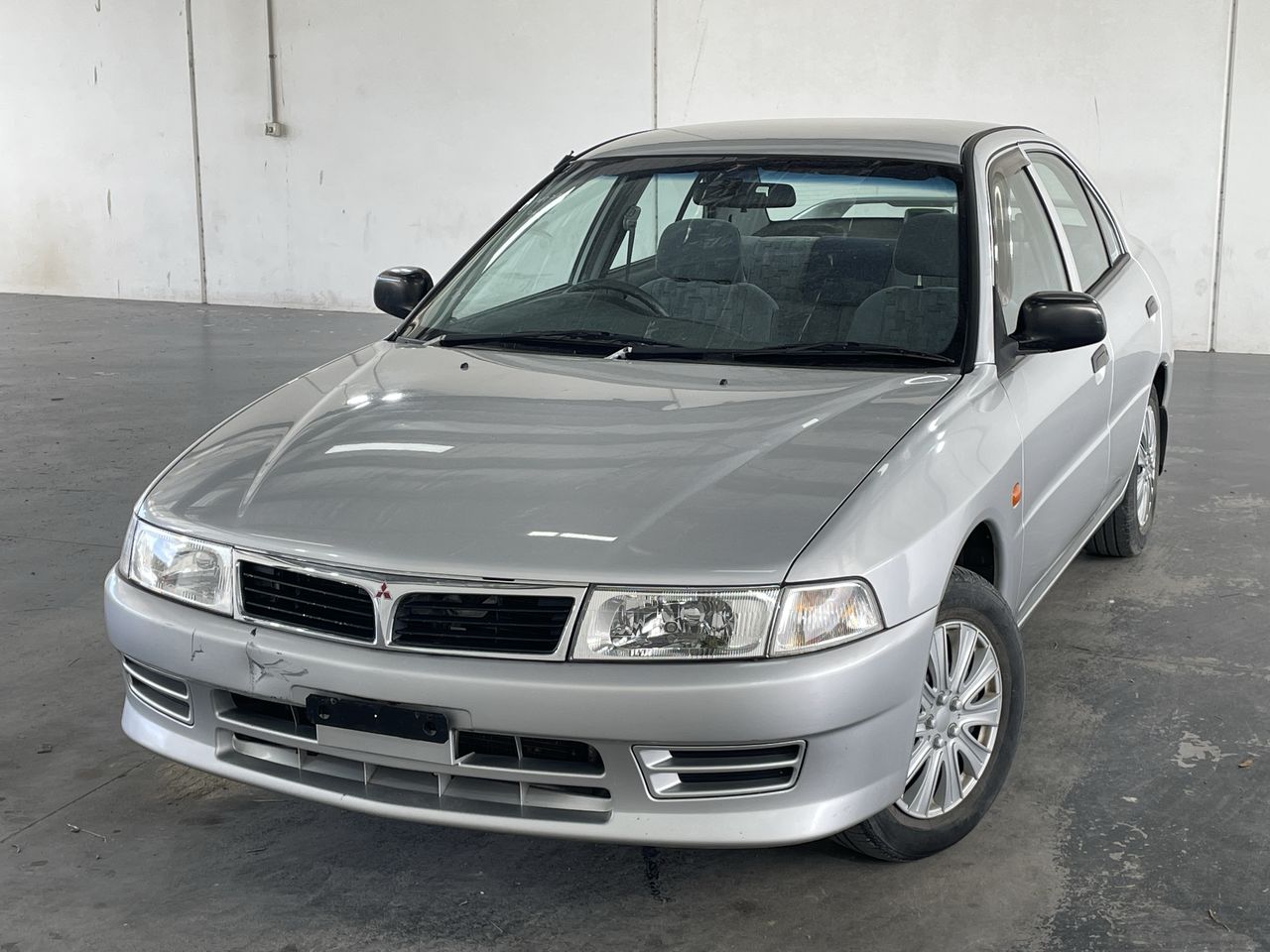 2001 Mitsubishi Lancer GLXi CE Manual Sedan Auction (0001-20068061 ...