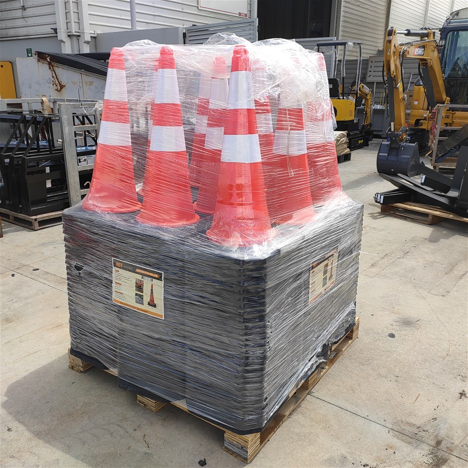 250x Unused 75cm Reflective Traffic Cones Auction (00039039388