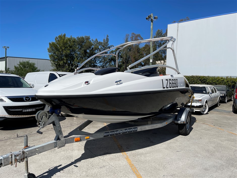 2009 SEA-DOO 200 SPEEDSTER WAKE JET BOAT