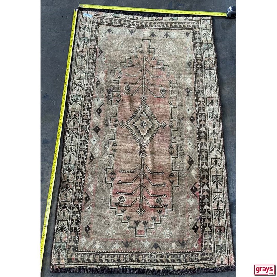 Persian Style Floor Rug Auction (00242187307) Grays Australia