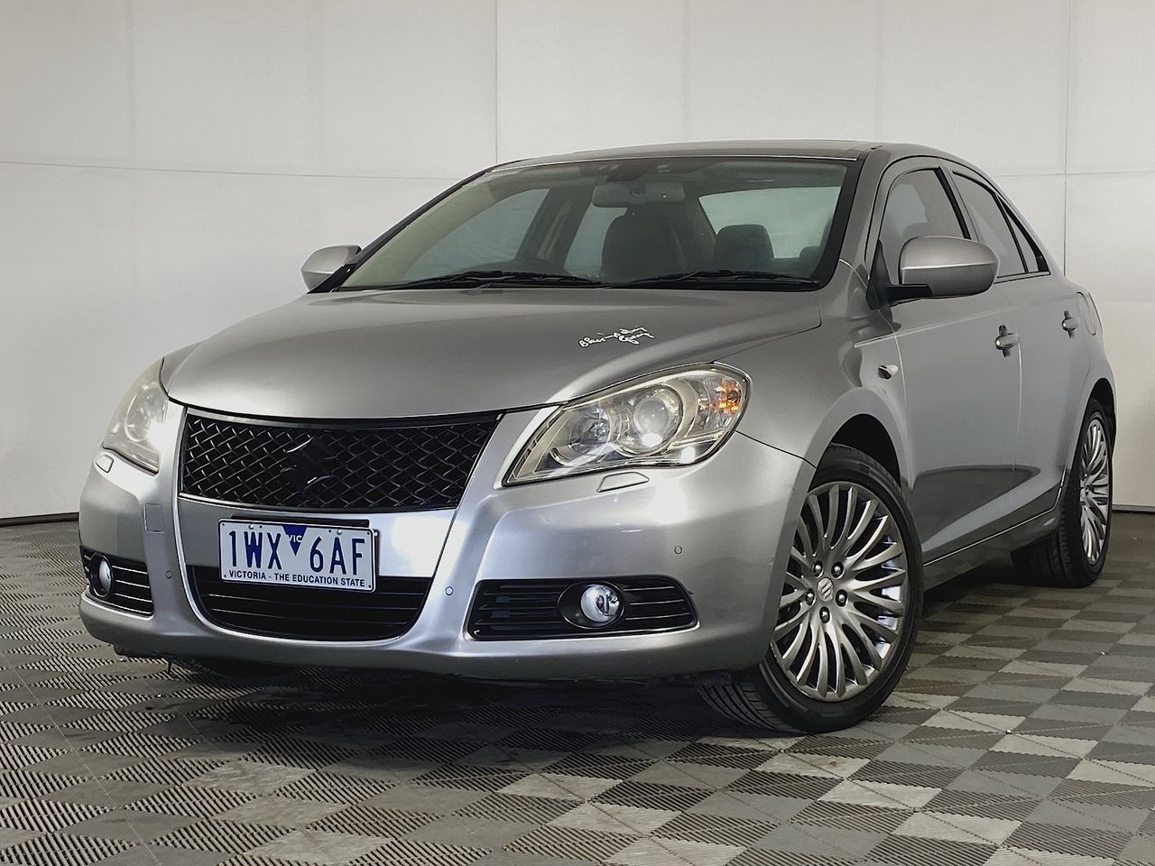 2010 Suzuki Kizashi XLS FR CVT Sedan