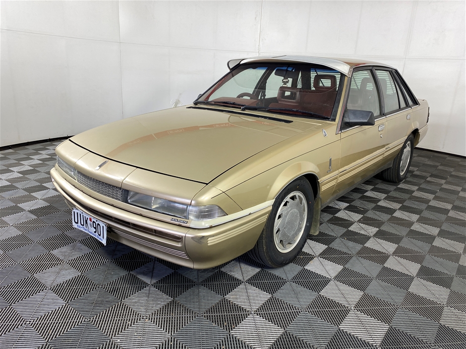 1986 Holden VL Calais V8 Automatic Sedan