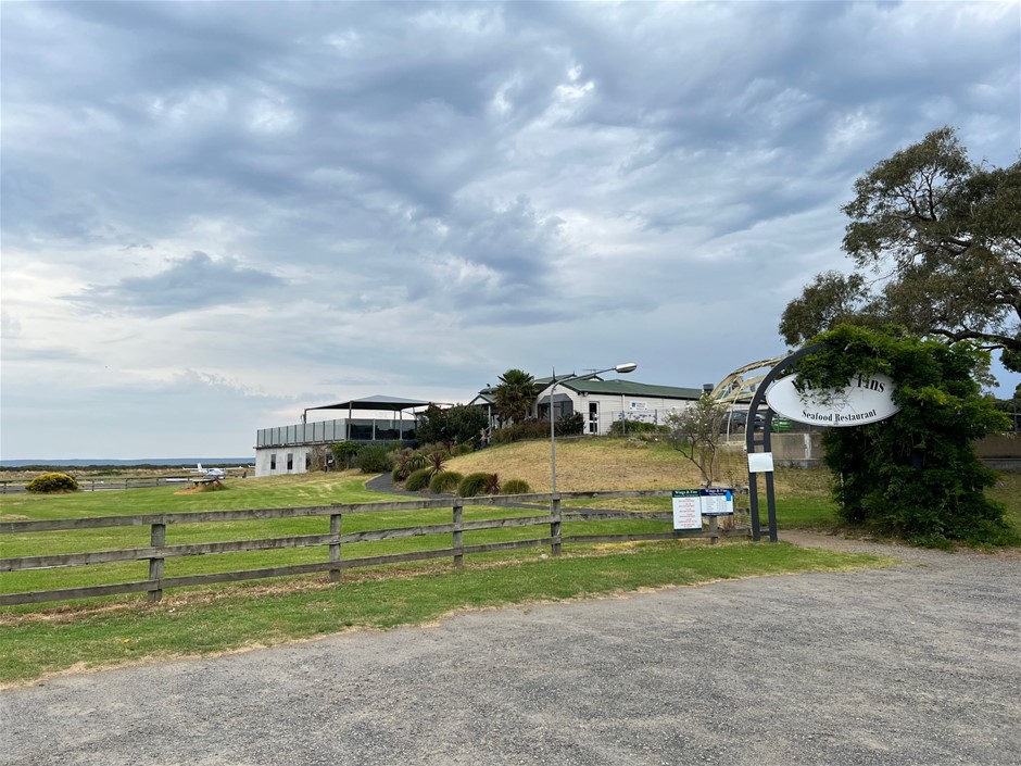 Wings and Fins Seafood Restaurant and Bar For Sale