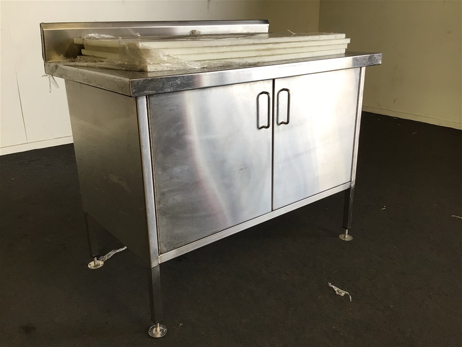 Unreserved Commercial Kitchen Equipment