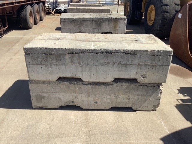 Unreserved Concrete Blocks, Stillages & More