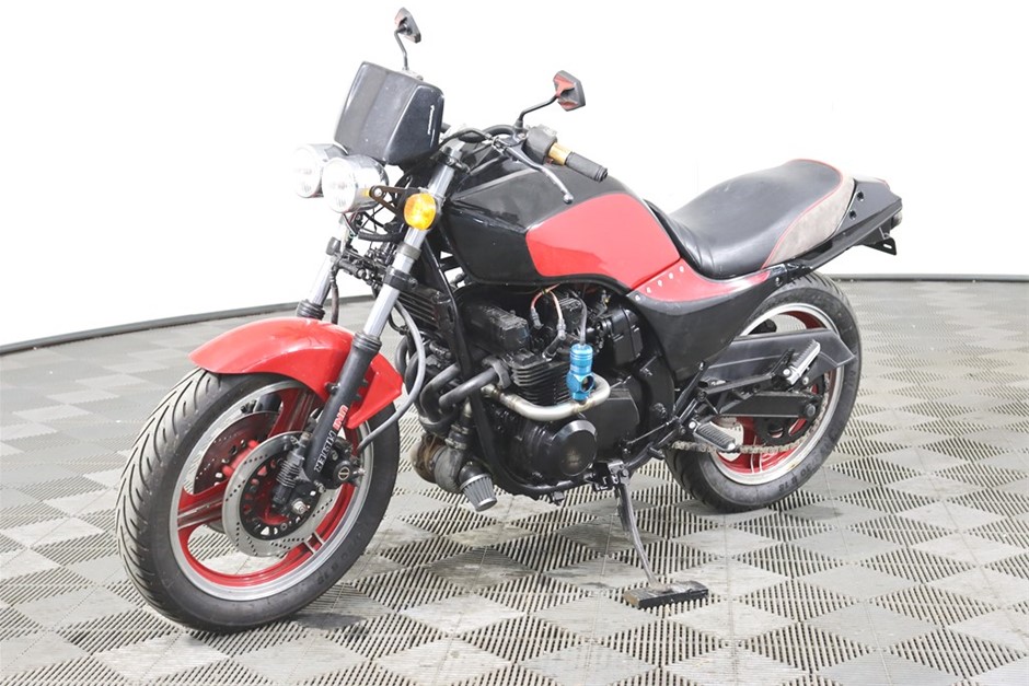 1984 Kawasaki ZX 750 E 2 seater Road Bike