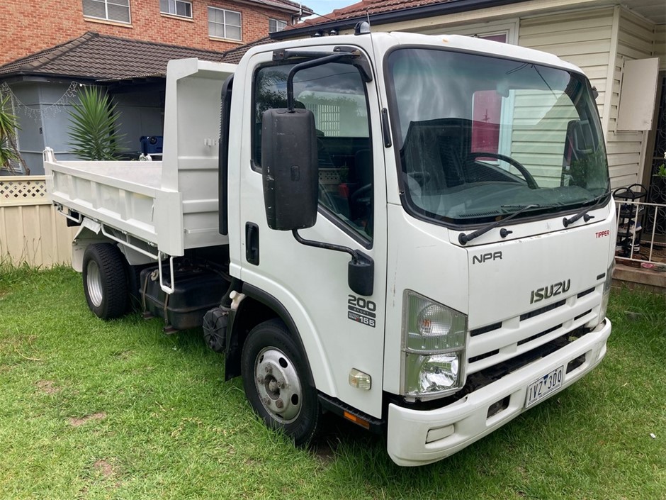 2010-isuzu-npr-200-tipper-truck-auction-0022-5051665-grays-australia