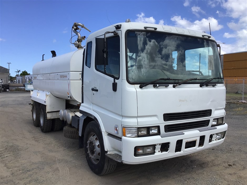1999 Mitsubishi  FV 500 6 x 4 Water Truck