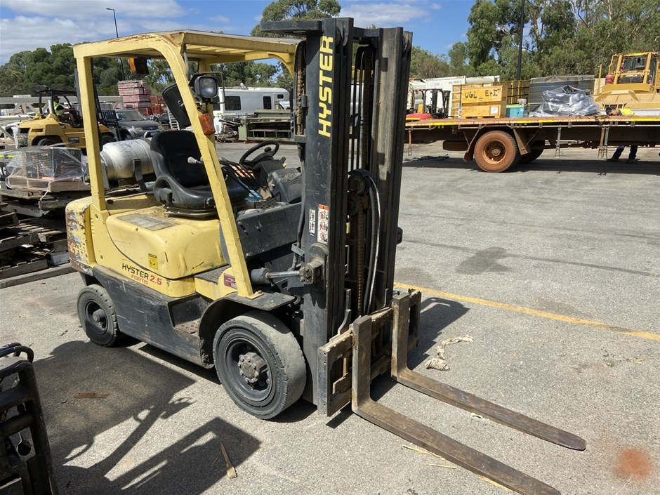 Hyster H2.5TX Counterbalance 2.5T LPG Container Mast Forklift Auction ...