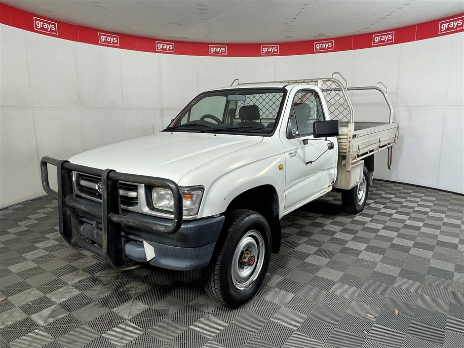 1999 Toyota Hilux (4x4) Manual Cab Chassis Auction (0001-10330558 ...