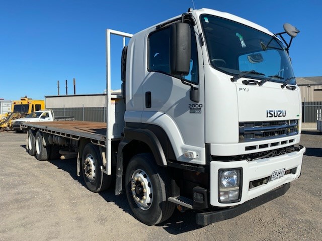 2015 Isuzu FYJ 2000 Long 8 x 4 Tray Body Truck