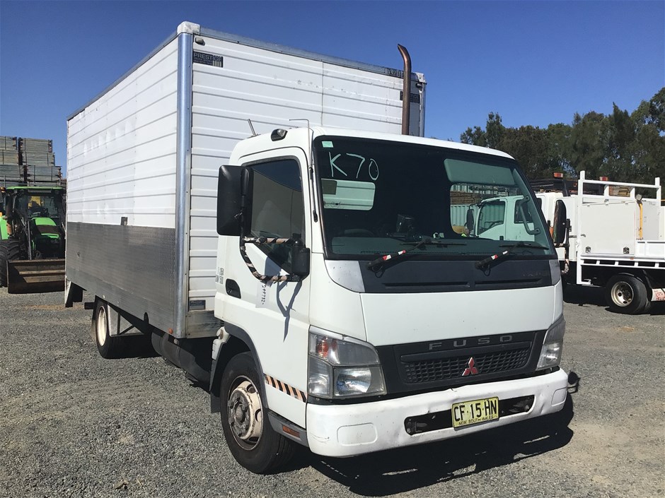 2007 Mitsubishi  Canter  4 x 2 Pantech Truck
