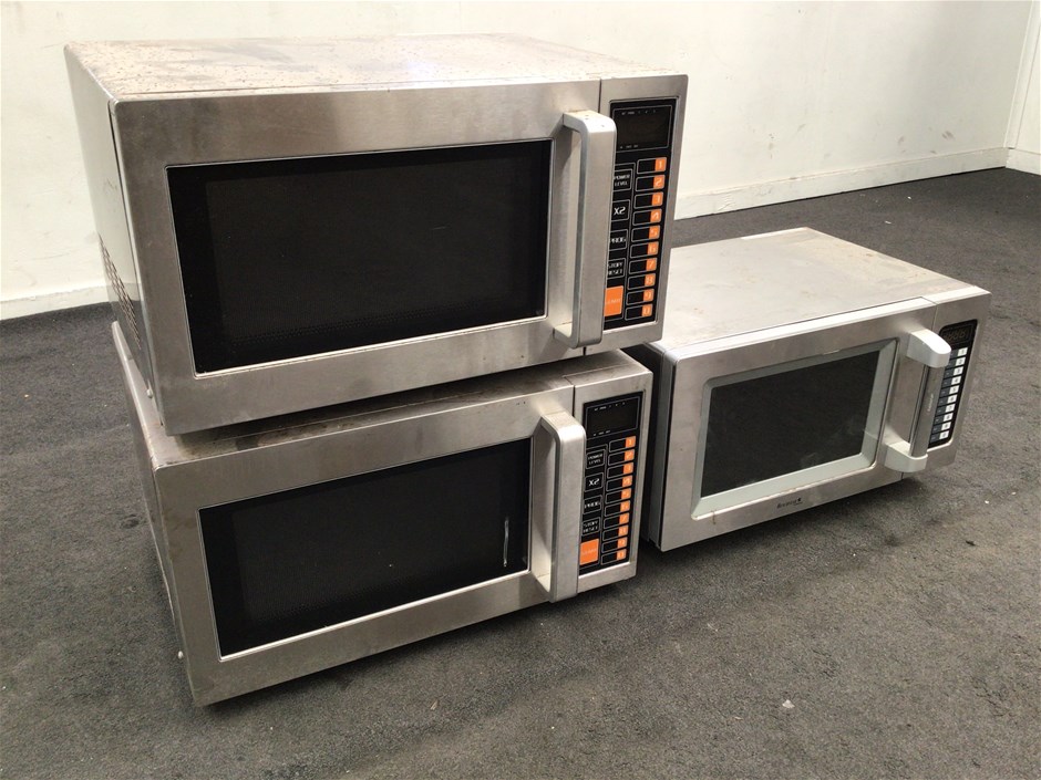 3 x Microwaves Auction (01797043525) Grays Australia