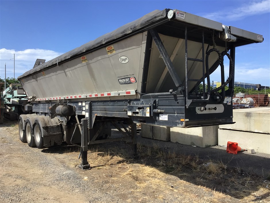 <p>2017 Muscat MT 210 3 Triaxle Walking Floor Trailer</p>