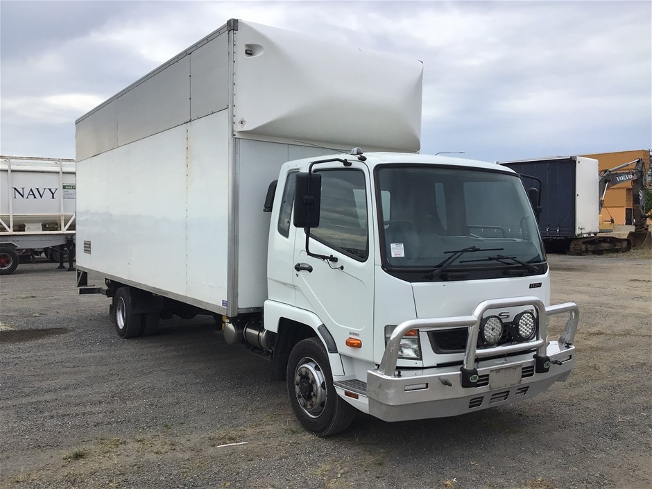 2019 Mitsubishi FK 600 4 x 2 Pantech Truck