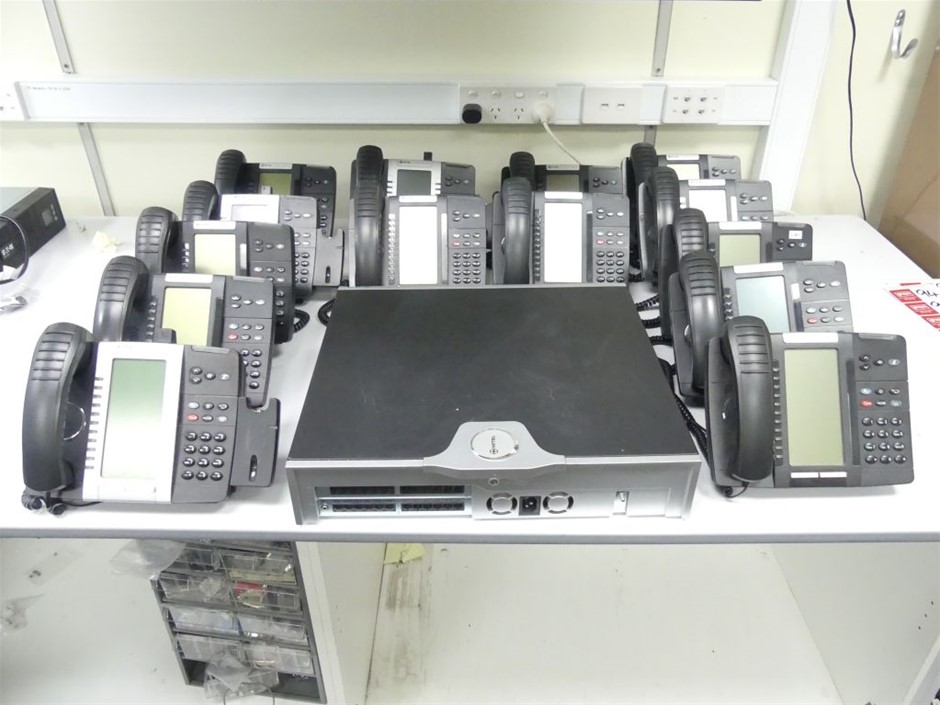 Mitel 3300 CXi II Controller Unit With 14 x Handsets Auction (0097