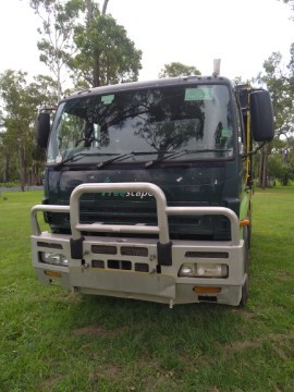 <p>2005 Isuzu CXZ 6 x 4 Tipper Truck</p>