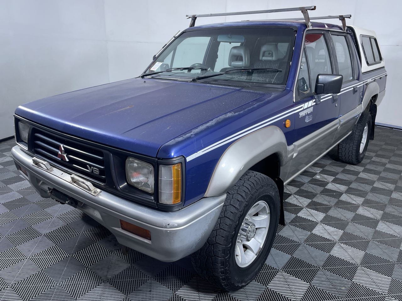 Mitsubishi Triton 4X4 LUXURY D/CAB MJ Manual Dual Cab