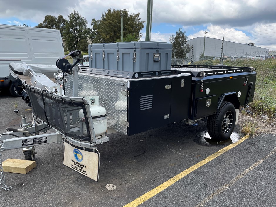 BROADWATER CAMPER TRAILER
