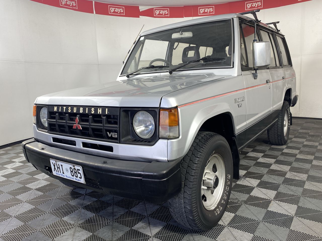 1990 Mitsubishi Pajero Automatic 7 Seats Wagon