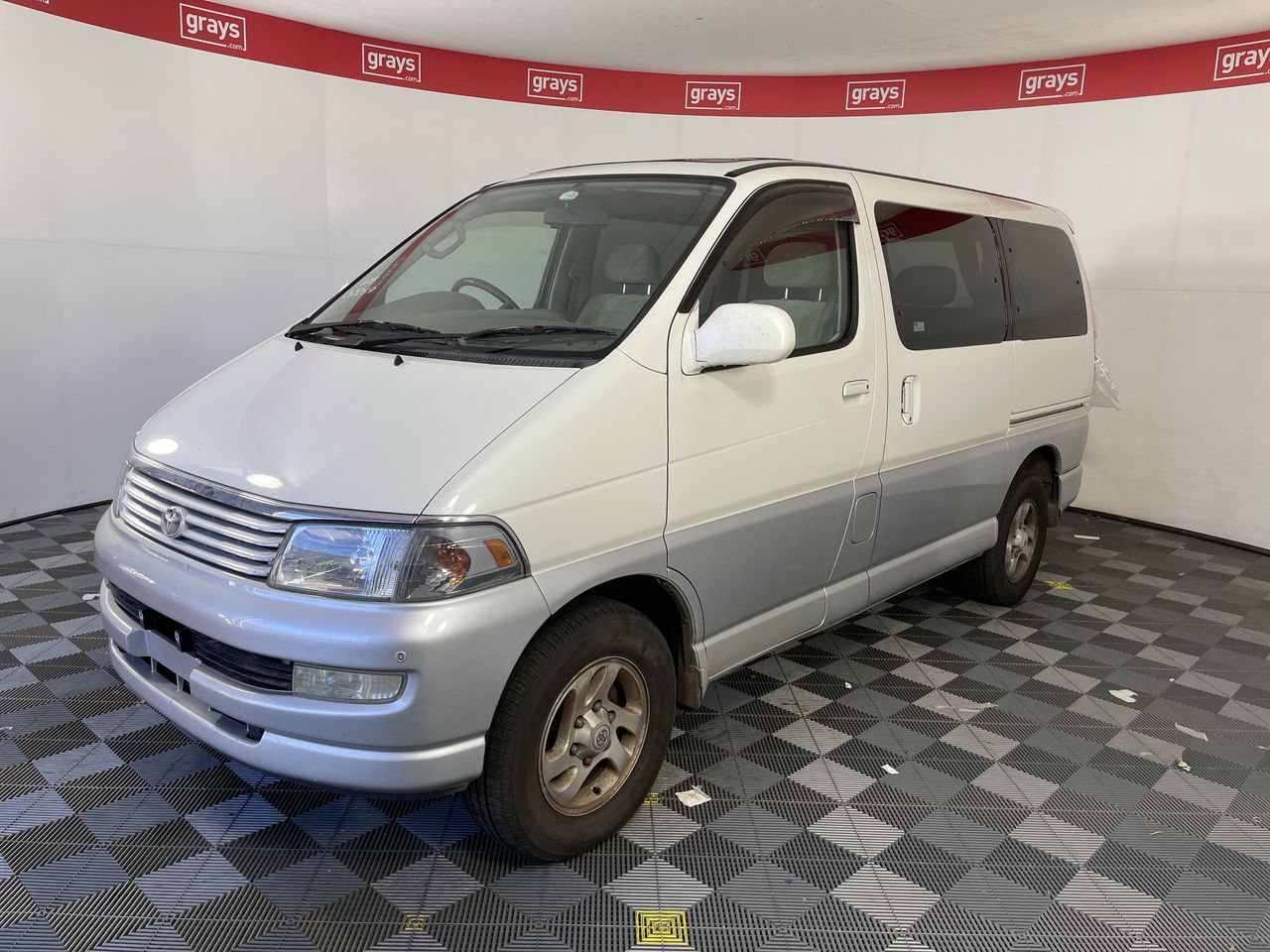 1999 Toyota Hiace Regius Automatic 8 Seats Camper (IMPORT)