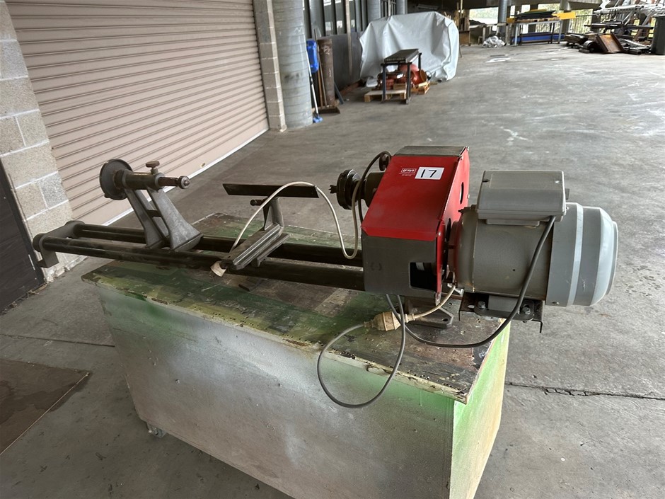 Teknatool NOVA TL1500 Wood Lathe with Mobile Stand Auction (0017