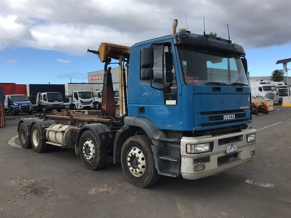 <p>2004 Iveco Eurotech Cursor (8 x 4) Hooklift Truck</p>