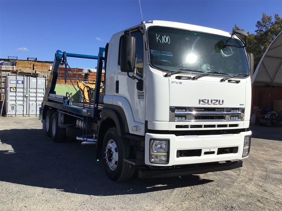 2014 Isuzu FH. FXZ 6 x 4 Hooklift Truck