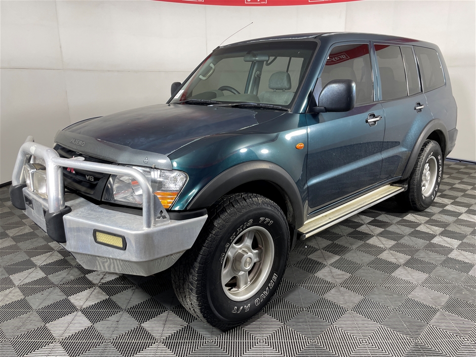 2000 Mitsubishi Pajero 