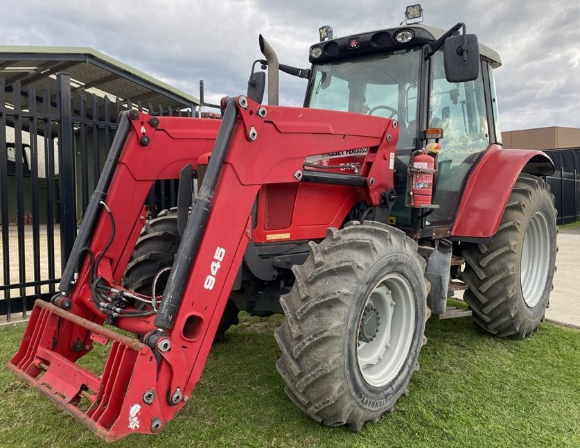 Massey Ferguson 5455 Tractor